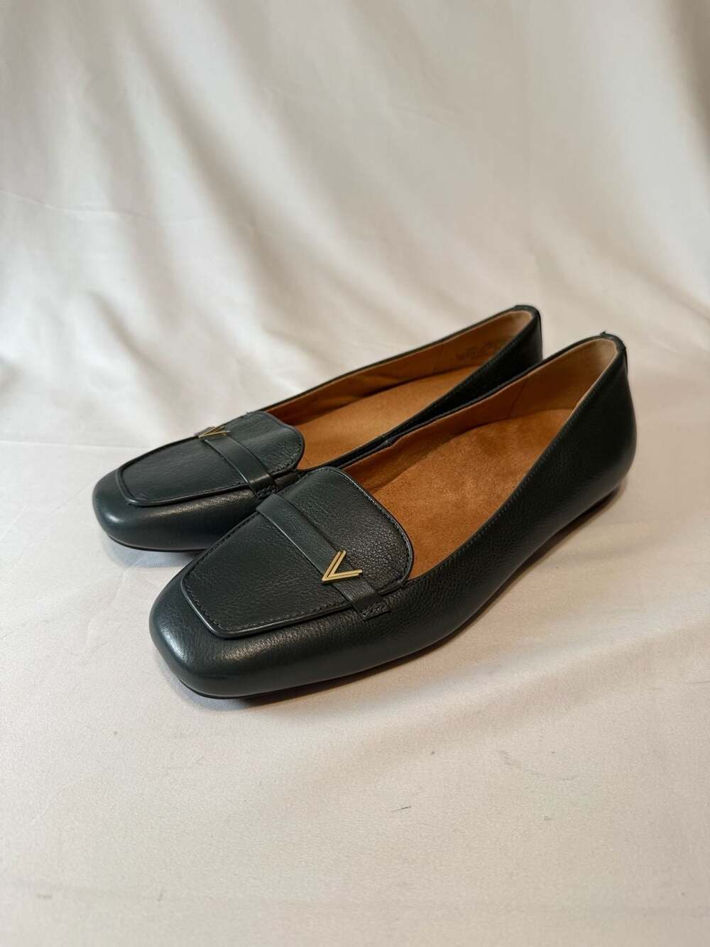 Vionic Hayes Loafers Scarab Green Leather Gold V Size 8 Preppy Balletcore Old Mo